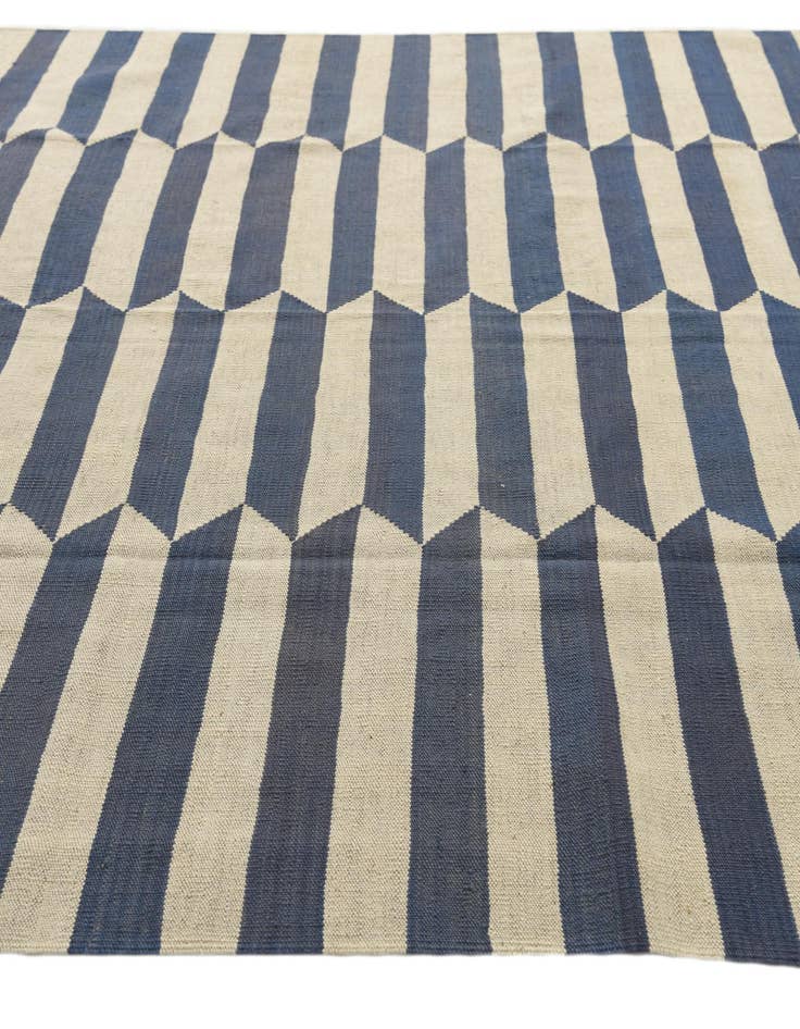 Detail image of  6' 8 x 9' 5  Hand Woven Kilim Modern Wool Rug