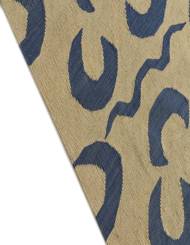 Detail image of  5' x 6' 5  Hand Woven Kilim Modern Wool Rug