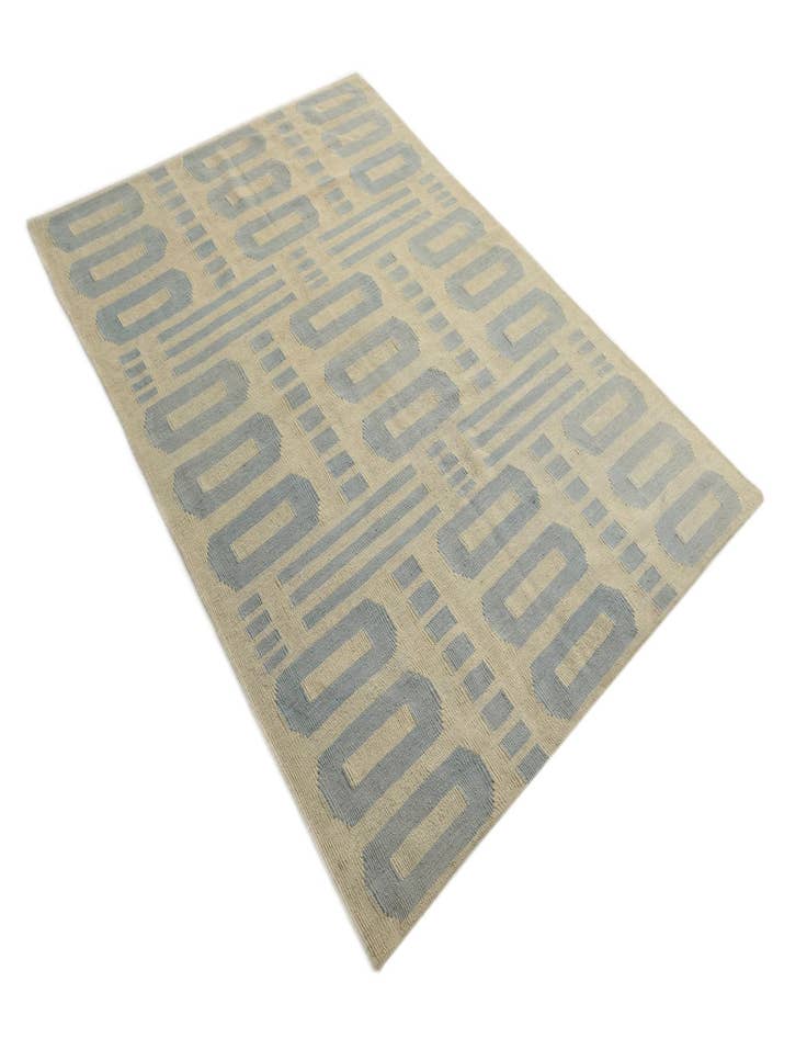 Detail image of  4' 10 x 6' 10  Hand Woven Kilim Modern Wool Rug