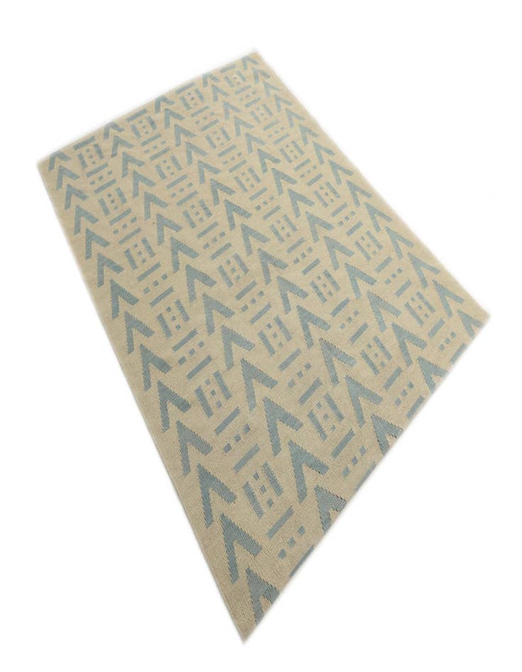 Detail image of  5' x 6' 1  Hand Woven Kilim Modern Wool Rug