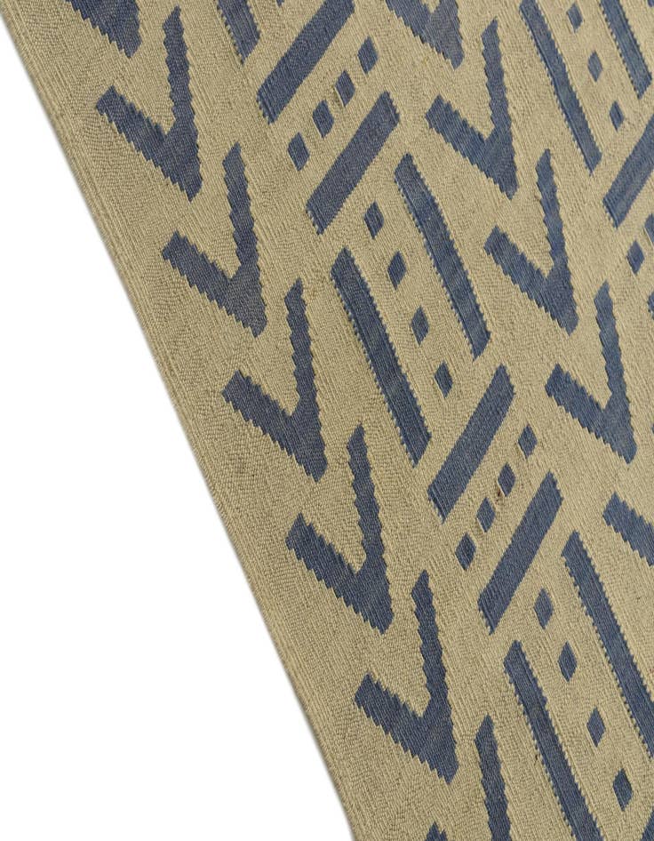 Detail image of  4' 10 x 6' 7  Hand Woven Kilim Modern Wool Rug