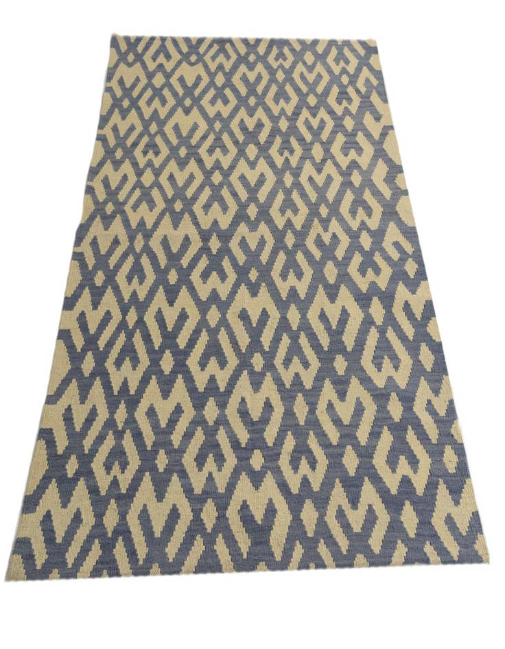 Detail image of  4' 6 x 5' 9  Hand Woven Kilim Modern Wool Rug