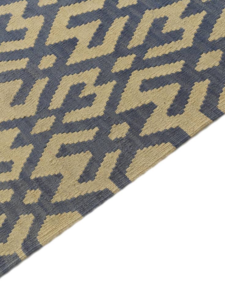 Detail image of  4' 6 x 5' 9  Hand Woven Kilim Modern Wool Rug