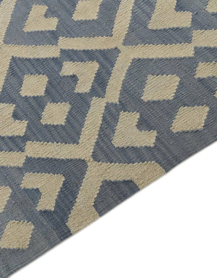 Detail image of  4' 6 x 5' 6  Hand Woven Kilim Modern Wool Rug