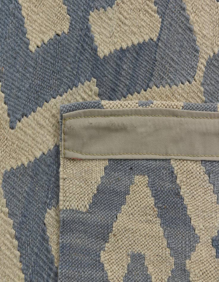 Detail image of  4' 6 x 5' 6  Hand Woven Kilim Modern Wool Rug