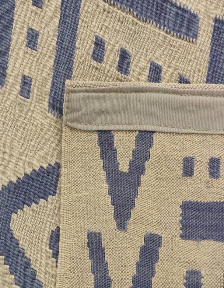 Detail image of  5' 1 x 6' 8  Hand Woven Kilim Modern Wool Rug