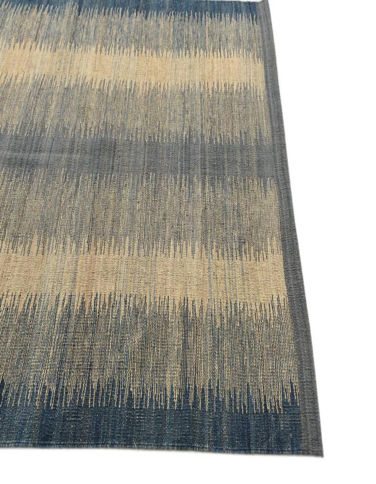 Detail image of  4' 5 x 5' 10  Hand Woven Kilim Modern Wool Rug