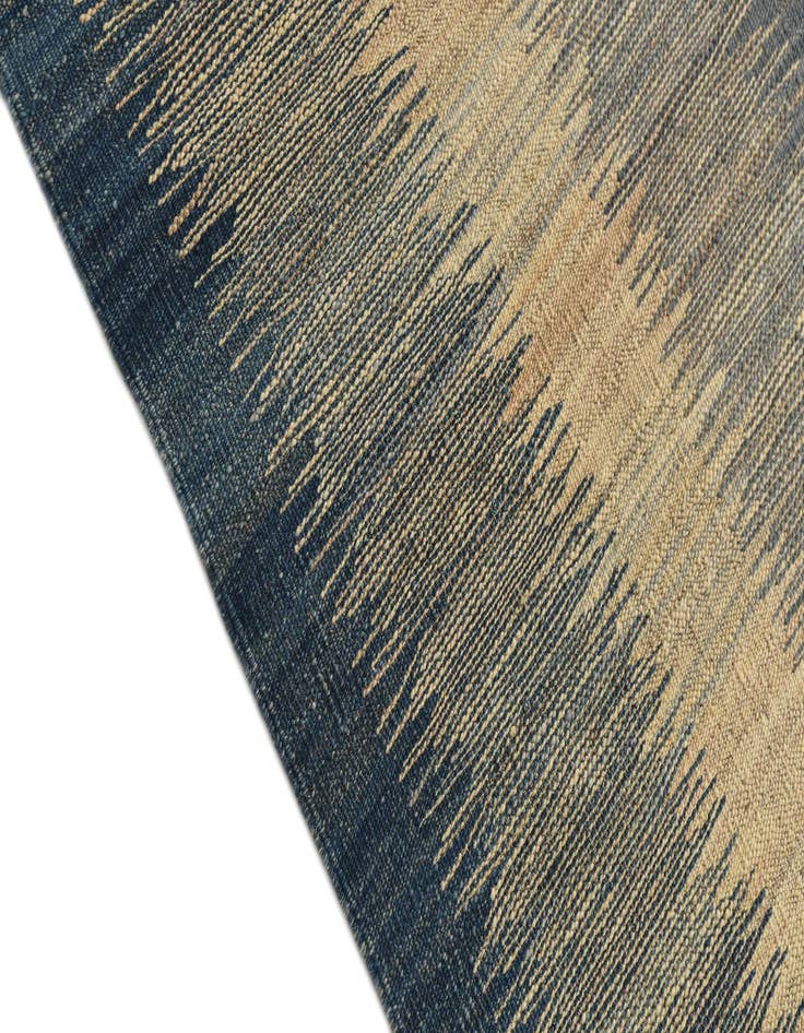 Detail image of  4' 5 x 5' 10  Hand Woven Kilim Modern Wool Rug