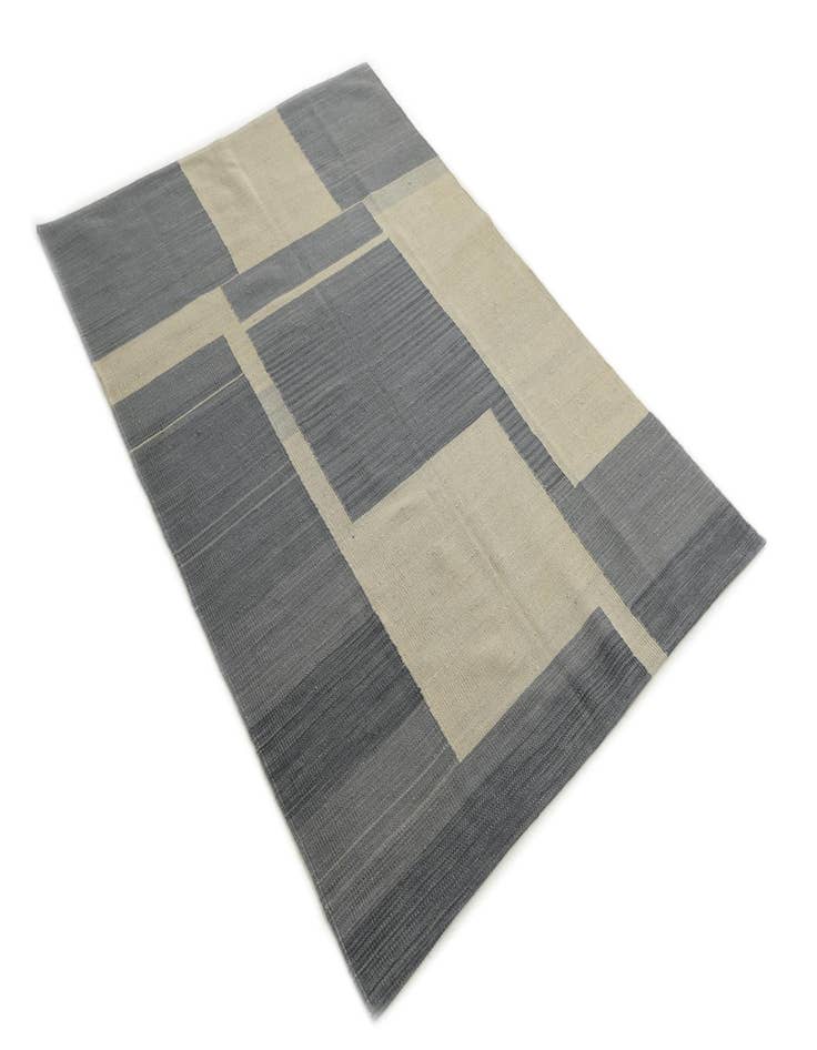 Detail image of  4' 1 x 5' 10  Hand Woven Kilim Modern Wool Rug