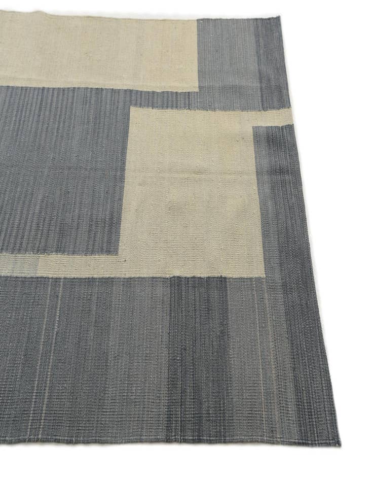 Detail image of  4' 1 x 5' 10  Hand Woven Kilim Modern Wool Rug