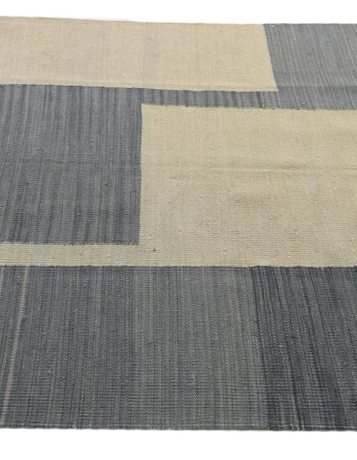 Detail image of  4' 1 x 5' 10  Hand Woven Kilim Modern Wool Rug