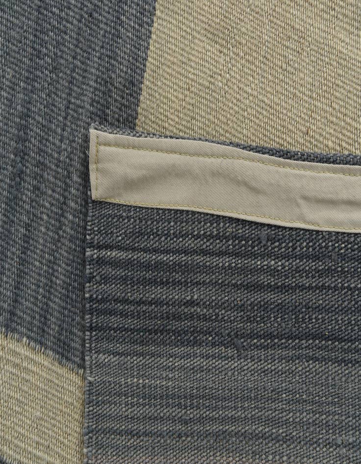 Detail image of  4' 1 x 5' 10  Hand Woven Kilim Modern Wool Rug