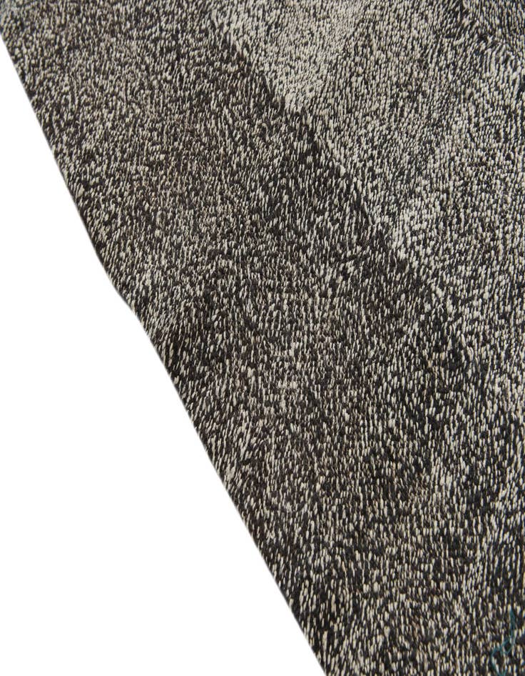 Detail image of  5' 10 x 7' 7  Hand Woven Kilim Modern Wool Rug