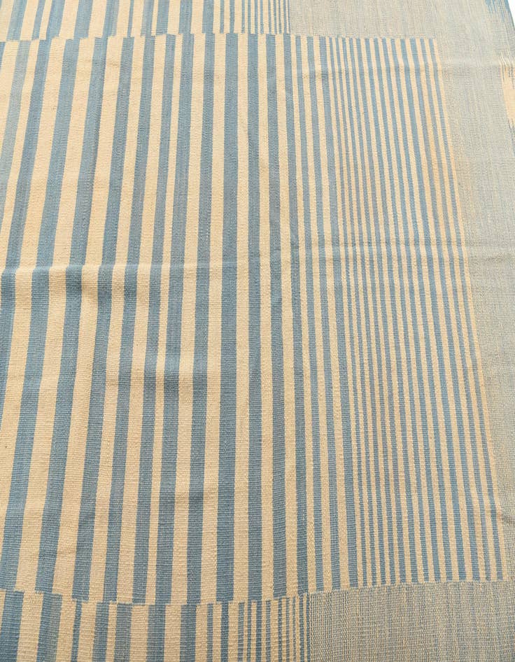 Detail image of  5' 7 x 7' 4  Hand Woven Kilim Modern Wool Rug