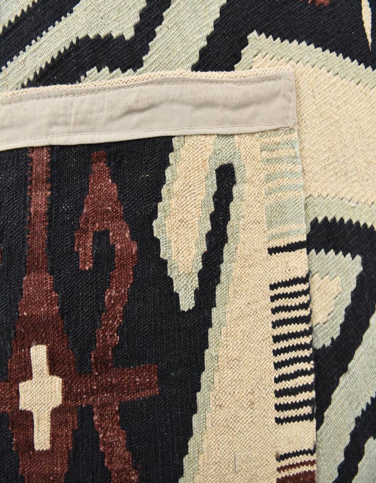Detail image of  5' 1 x 6' 4  Hand Woven Kilim Modern Wool Rug