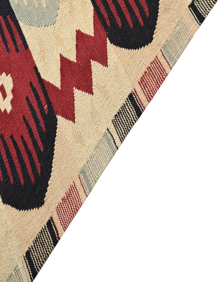 Detail image of  5' 1 x 6' 5  Hand Woven Kilim Modern Wool Rug