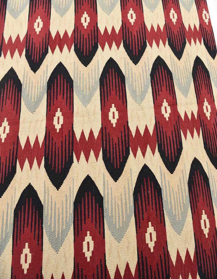 Detail image of  5' 1 x 6' 5  Hand Woven Kilim Modern Wool Rug