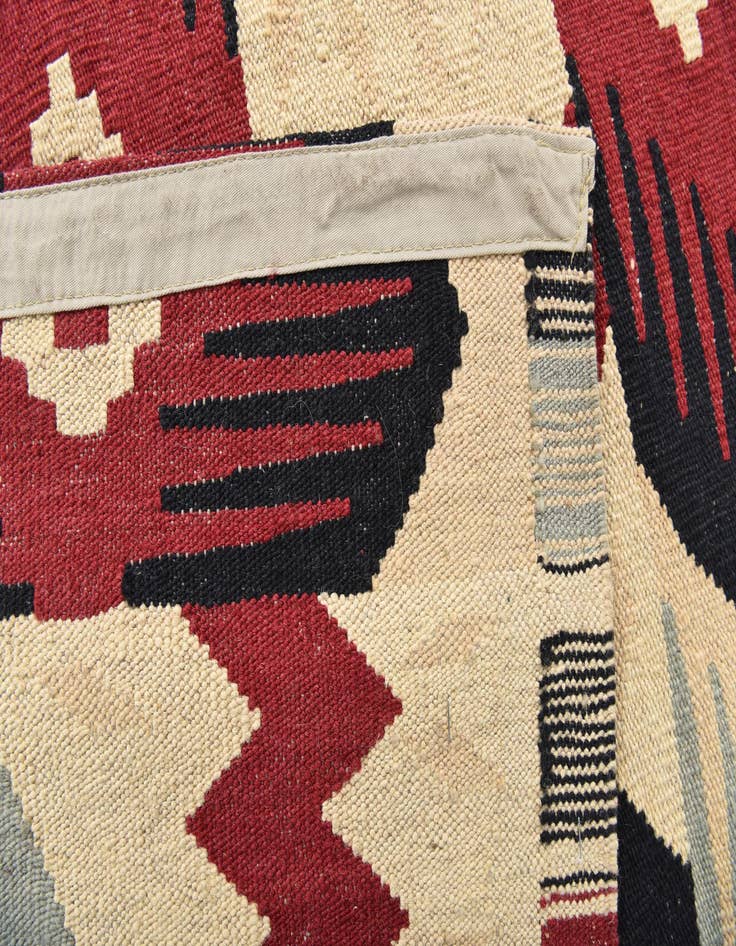Detail image of  5' 1 x 6' 5  Hand Woven Kilim Modern Wool Rug
