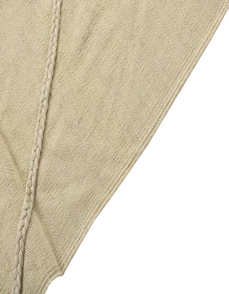 Detail image of  4' 2 x 6'  Hand Woven Kilim Modern Wool Rug