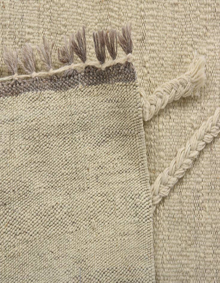 Detail image of  5' 1 x 6' 4  Hand Woven Kilim Modern Wool Rug