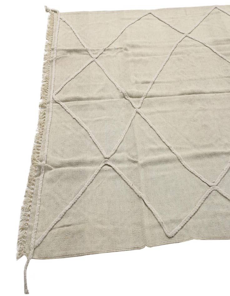 Detail image of  5' 6 x 7' 10  Hand Woven Kilim Modern Wool Rug