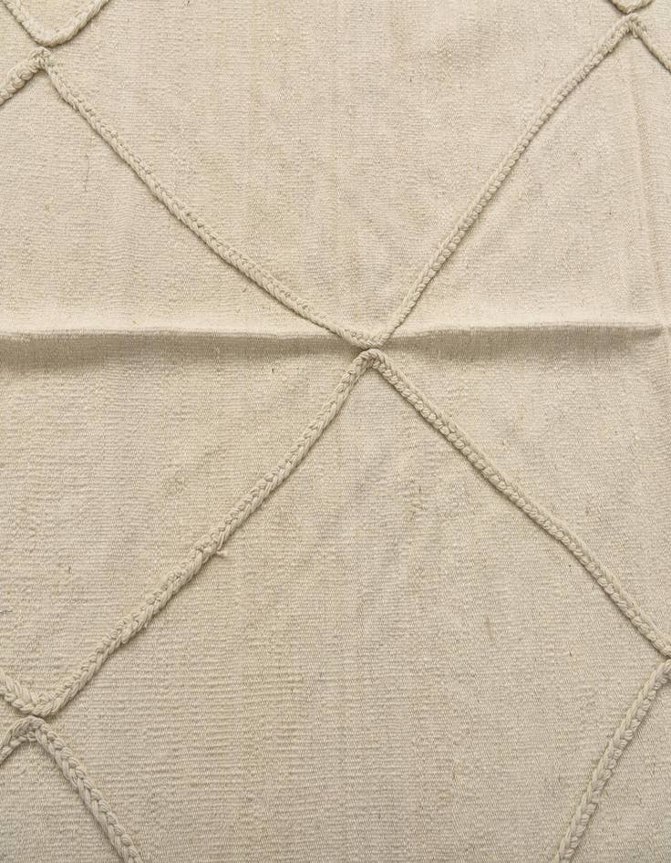 Detail image of  4' 1 x 6' 1  Hand Woven Kilim Modern Wool Rug