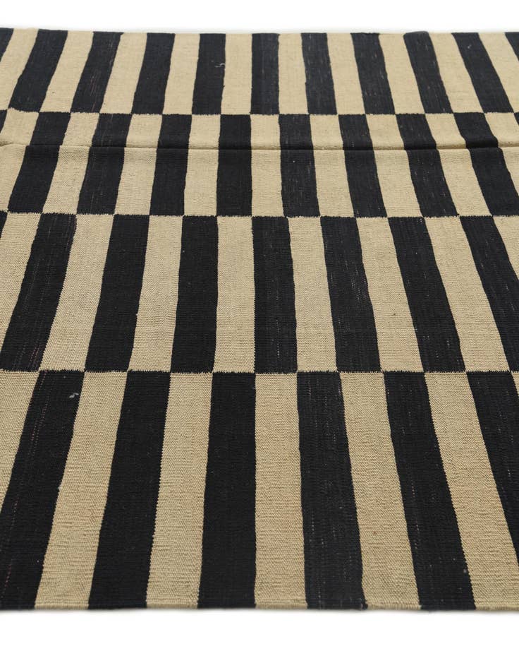 Detail image of  5' 9 x 7' 9  Hand Woven Kilim Modern Wool Rug