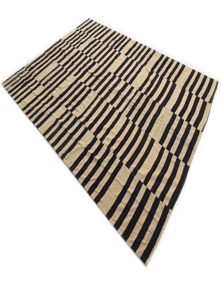 Detail image of  7' 4 x 10' 1  Hand Woven Kilim Modern Wool Rug