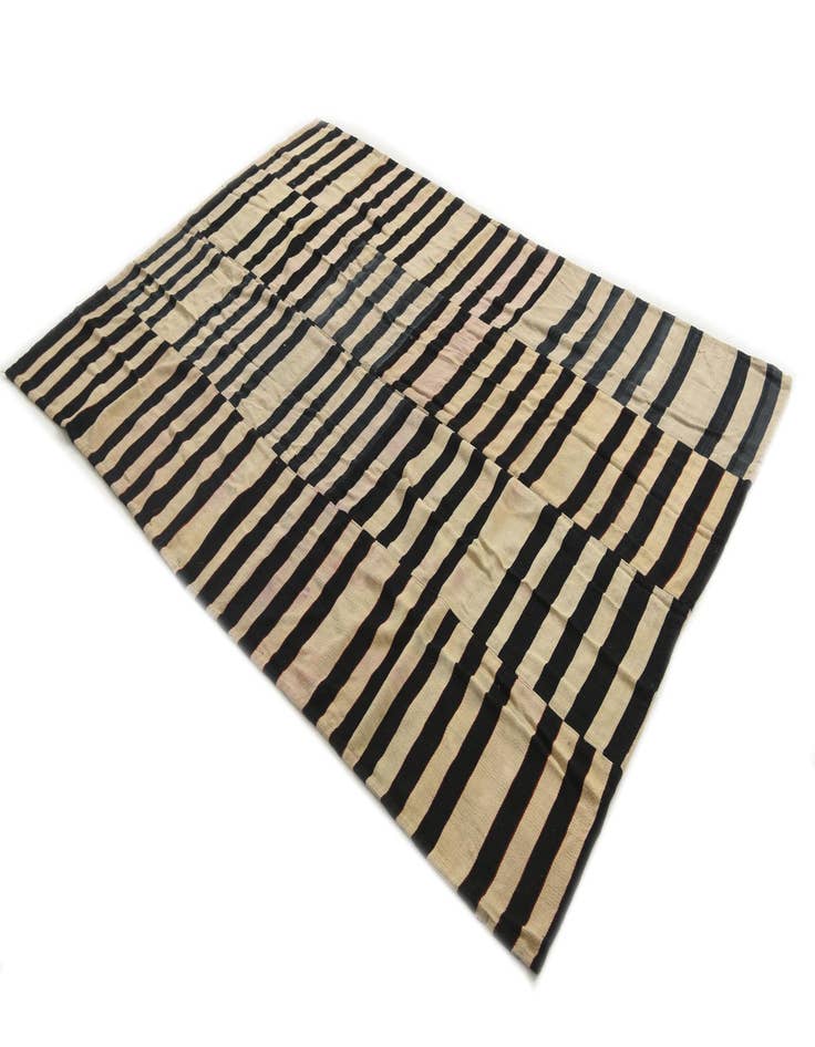 Detail image of  5' 6 x 7' 10  Hand Woven Kilim Modern Wool Rug