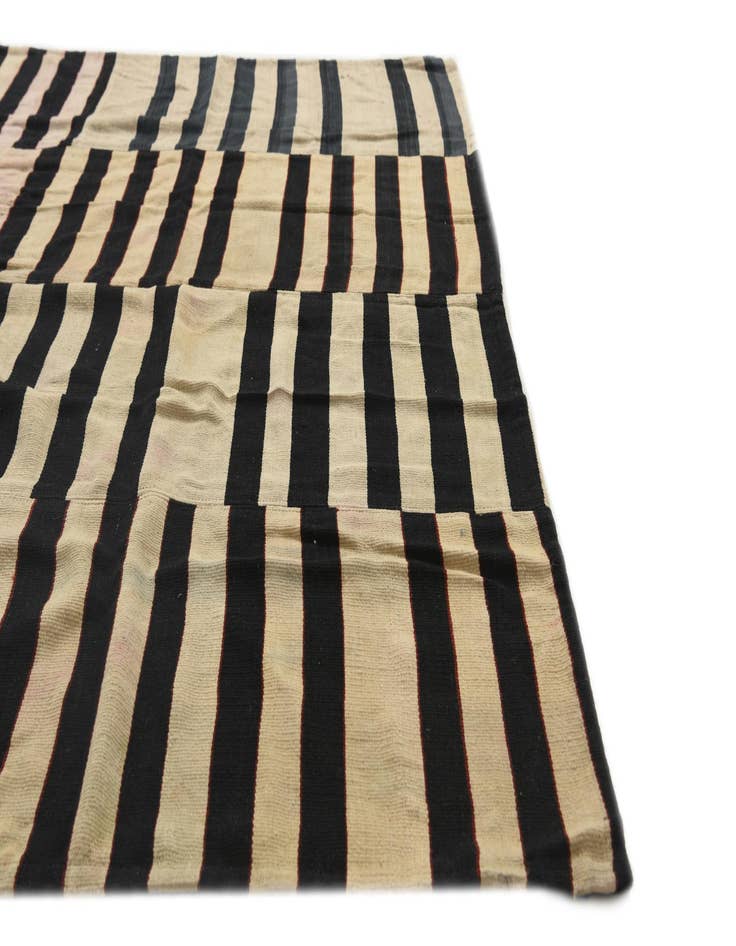 Detail image of  5' 6 x 7' 10  Hand Woven Kilim Modern Wool Rug