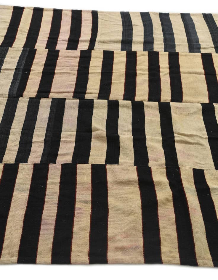 Detail image of  5' 6 x 7' 10  Hand Woven Kilim Modern Wool Rug