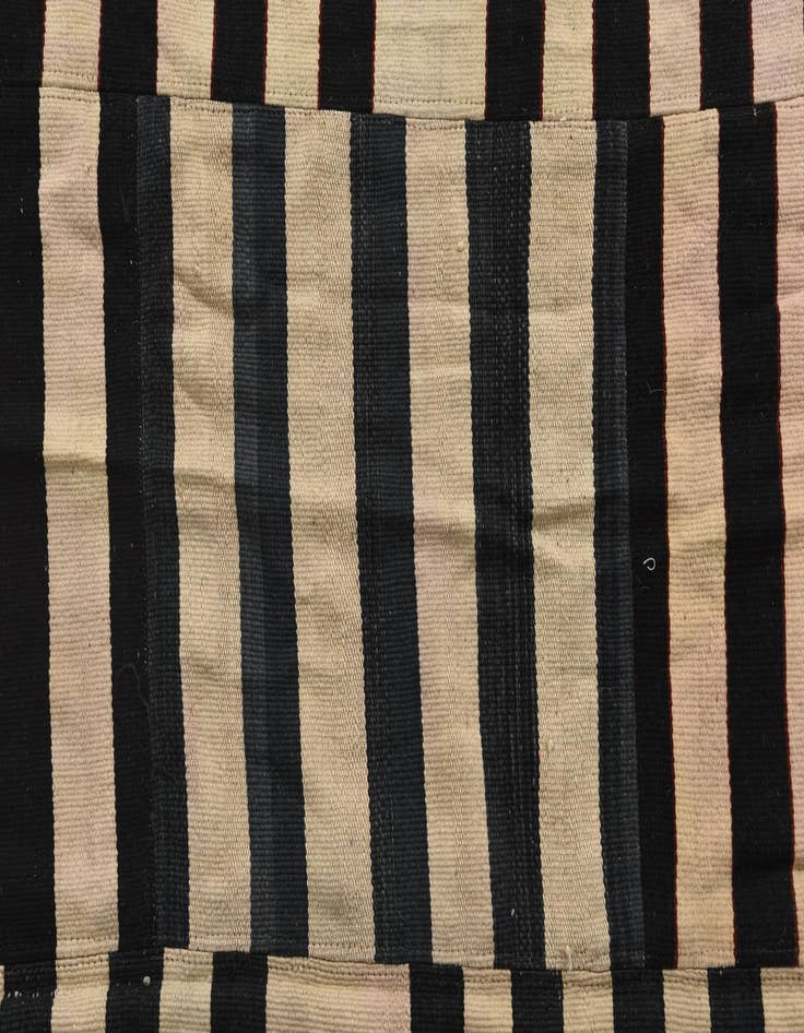 Detail image of  5' 6 x 7' 10  Hand Woven Kilim Modern Wool Rug