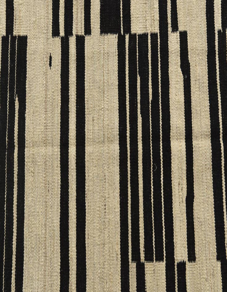 Detail image of  4' 4 x 5' 7  Hand Woven Kilim Modern Wool Rug