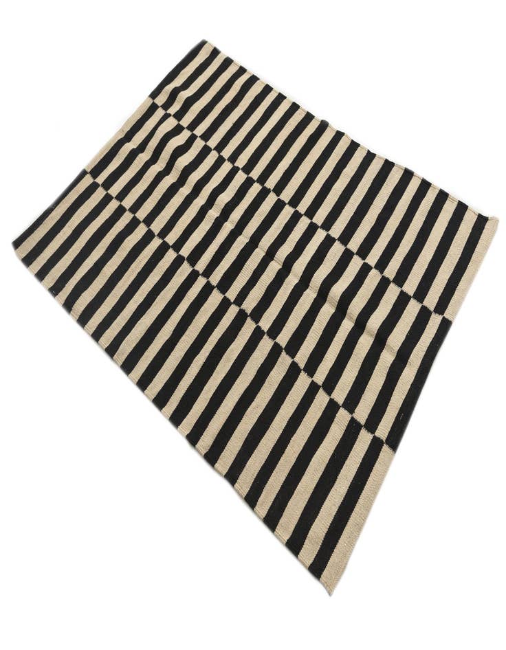 Detail image of  3' 6 x 4' 8  Hand Woven Kilim Modern Wool Rug