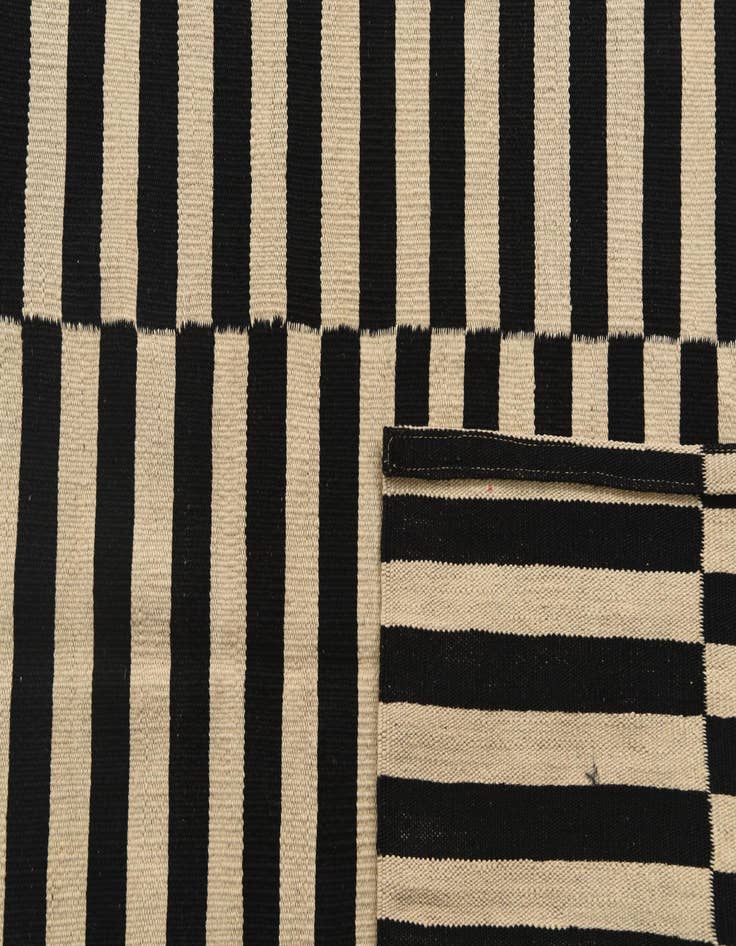 Detail image of  3' 6 x 4' 8  Hand Woven Kilim Modern Wool Rug