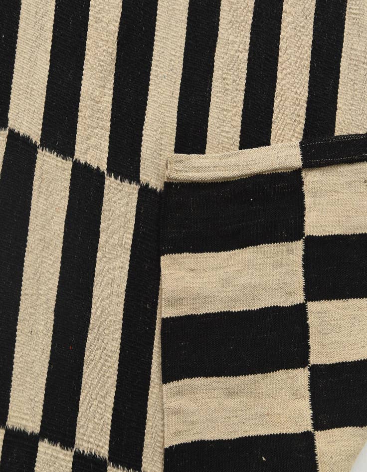 Detail image of  2' 9 x 3' 10  Hand Woven Kilim Modern Wool Rug