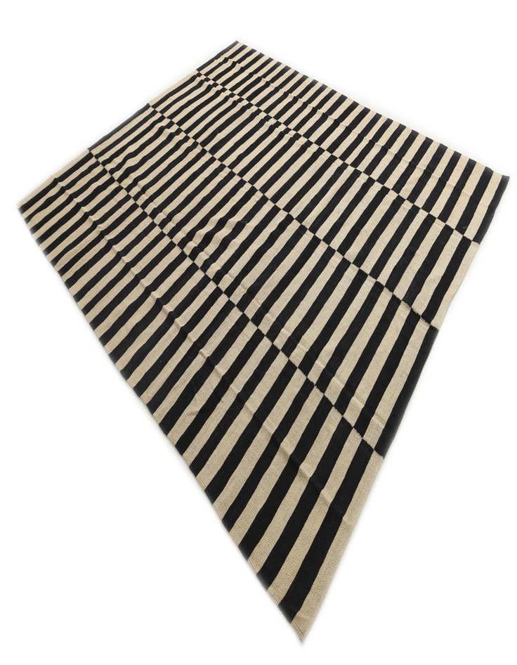 Detail image of  8' 5 x 9' 8  Hand Woven Kilim Modern Wool Rug