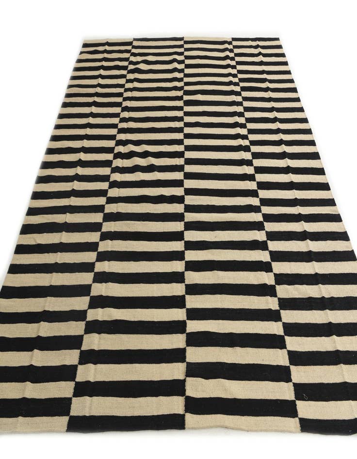 Detail image of  8' 5 x 9' 8  Hand Woven Kilim Modern Wool Rug