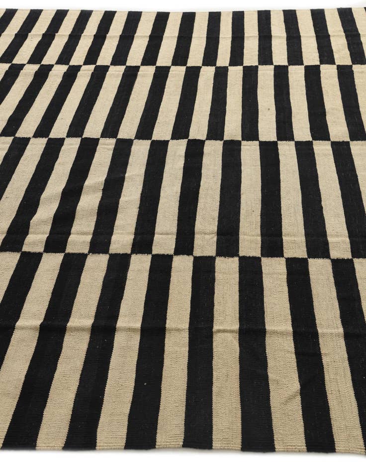 Detail image of  8' 5 x 9' 8  Hand Woven Kilim Modern Wool Rug