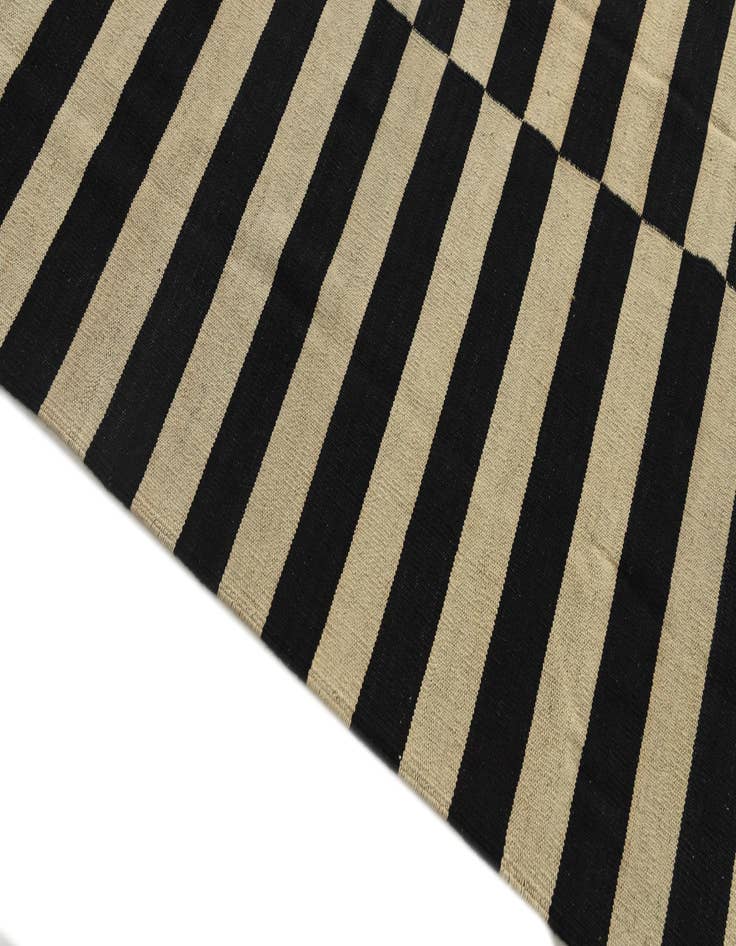 Detail image of  8' 7 x 11' 3  Hand Woven Kilim Modern Wool Rug