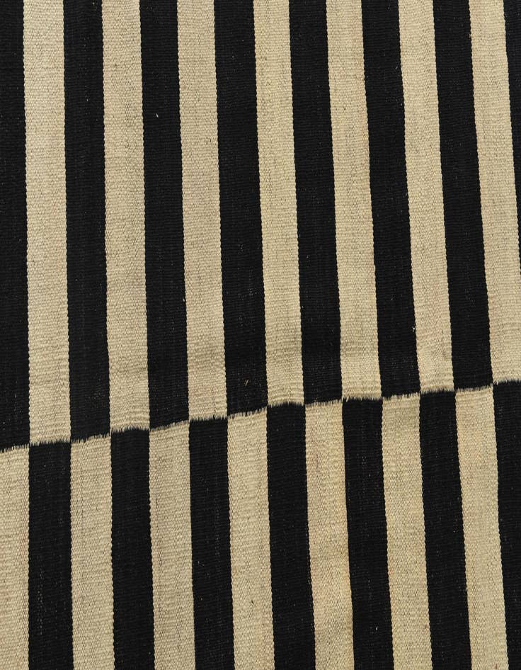 Detail image of  8' 7 x 11' 3  Hand Woven Kilim Modern Wool Rug
