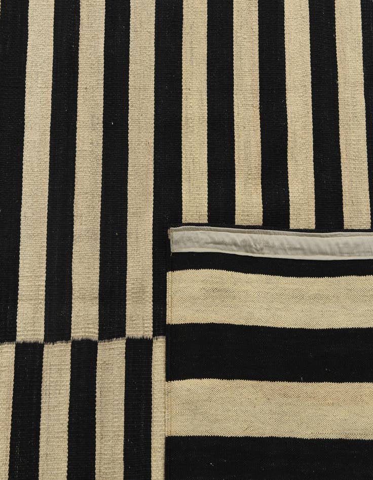 Detail image of  8' 7 x 11' 3  Hand Woven Kilim Modern Wool Rug