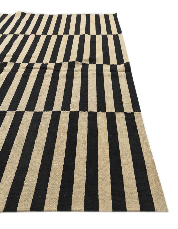 Detail image of  6' 8 x 9' 10  Hand Woven Kilim Modern Wool Rug