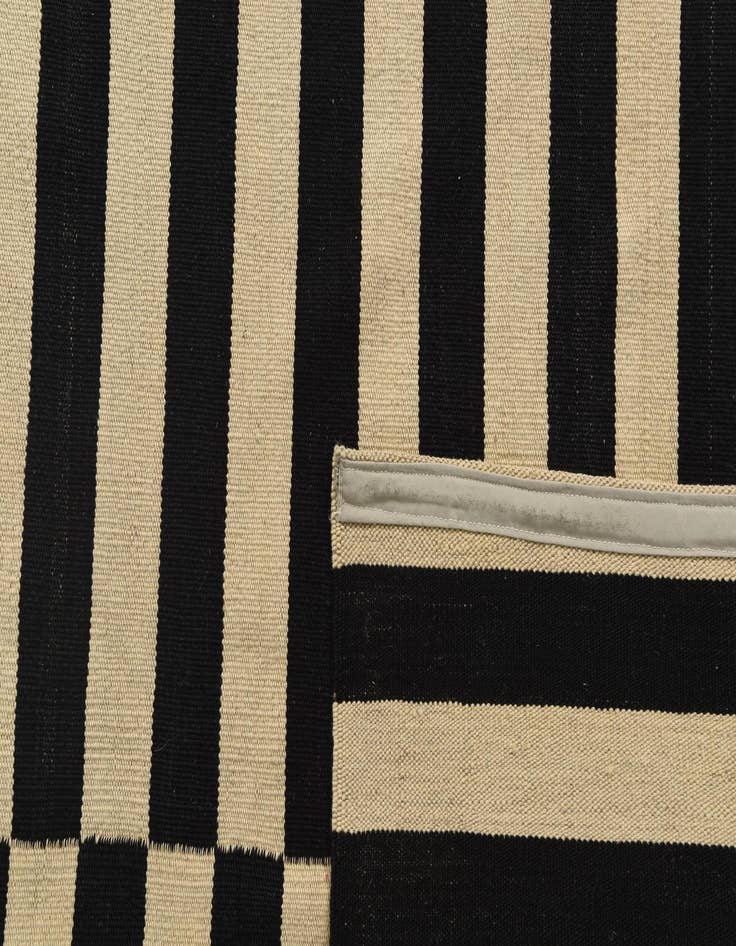 Detail image of  6' 8 x 9' 10  Hand Woven Kilim Modern Wool Rug