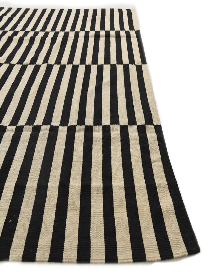 Detail image of  8' 1 x 9' 7  Hand Woven Kilim Modern Wool Rug