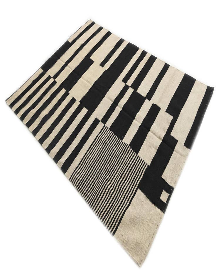 Detail image of  5' x 6' 8  Hand Woven Kilim Modern Wool Rug