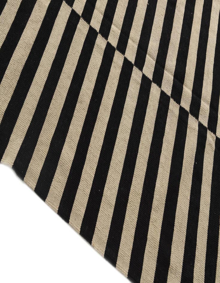 Detail image of  8' 7 x 9' 7  Hand Woven Kilim Modern Wool Rug