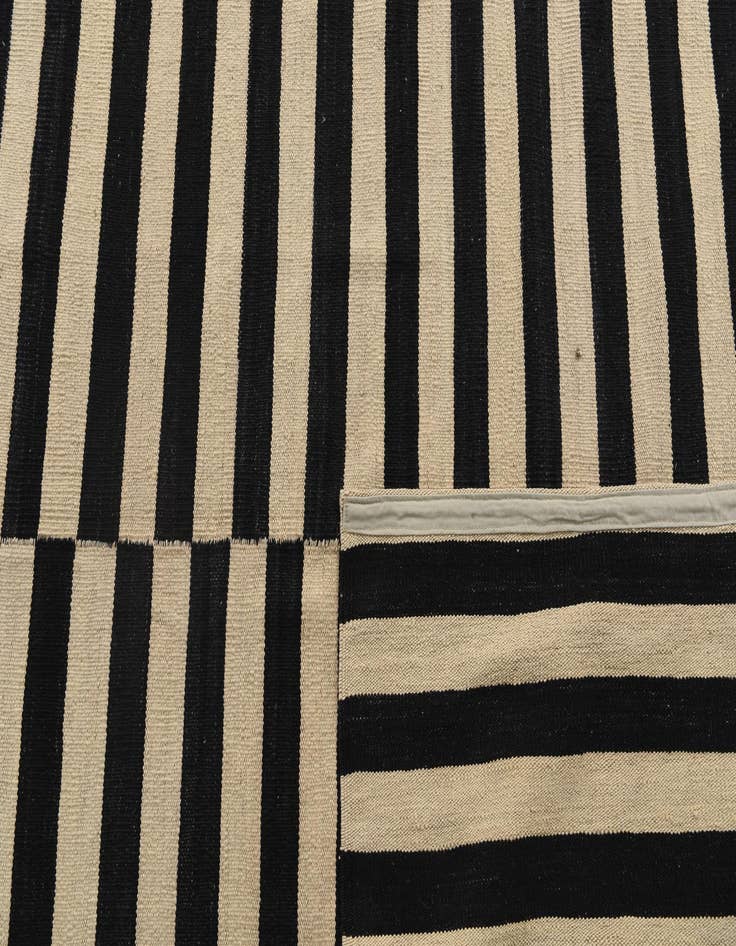 Detail image of  8' 9 x 9' 8  Hand Woven Kilim Modern Wool Rug