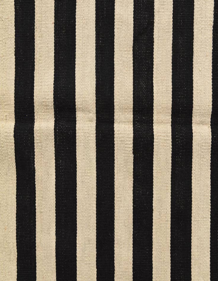 Detail image of  5' 6 x 8'  Hand Woven Kilim Modern Wool Rug