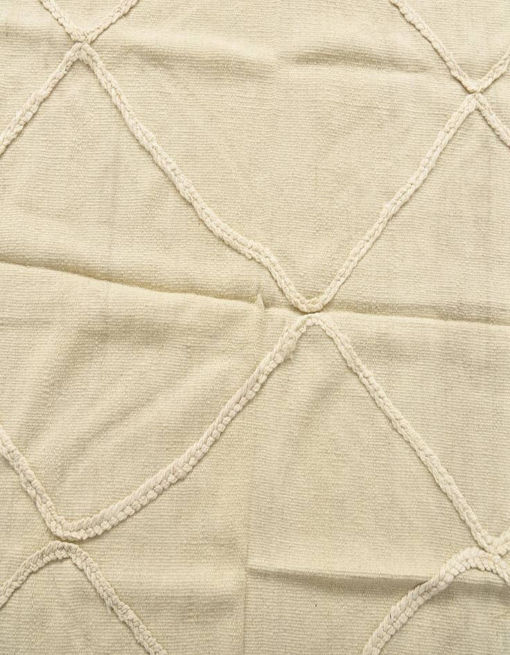 Detail image of  3' 3 x 4' 9  Hand Woven Kilim Modern Wool Rug